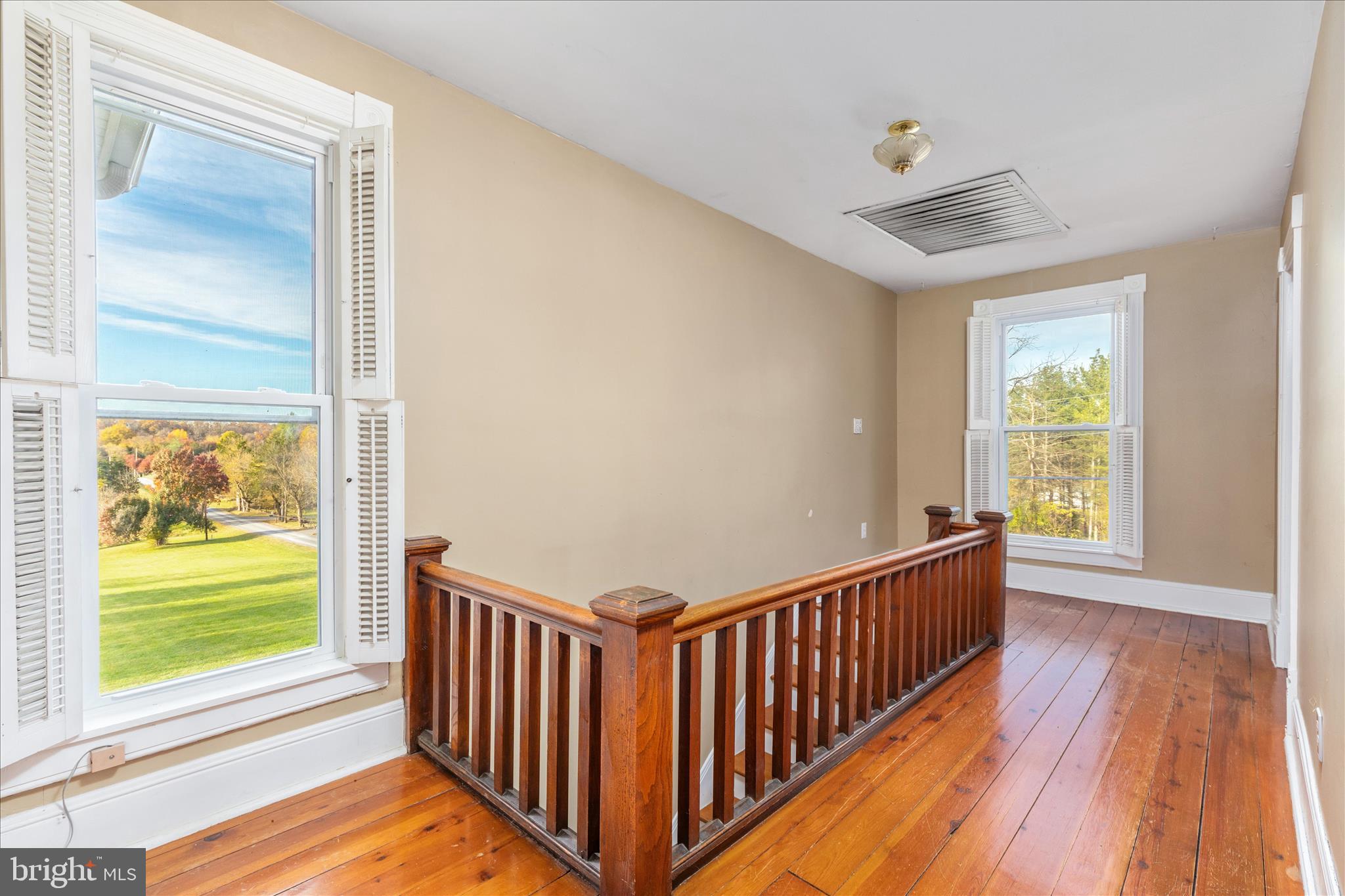 SANDY HOOK - Residential