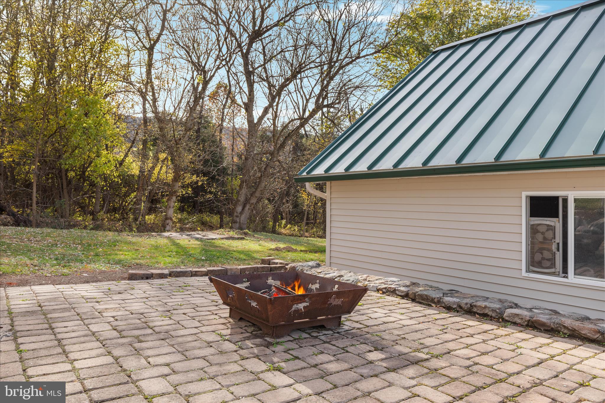 SANDY HOOK - Residential