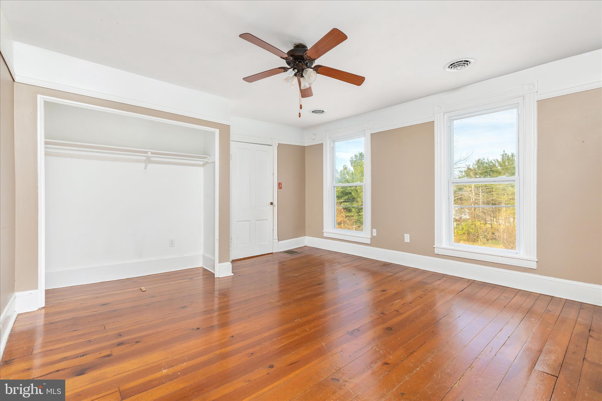 SANDY HOOK - Residential