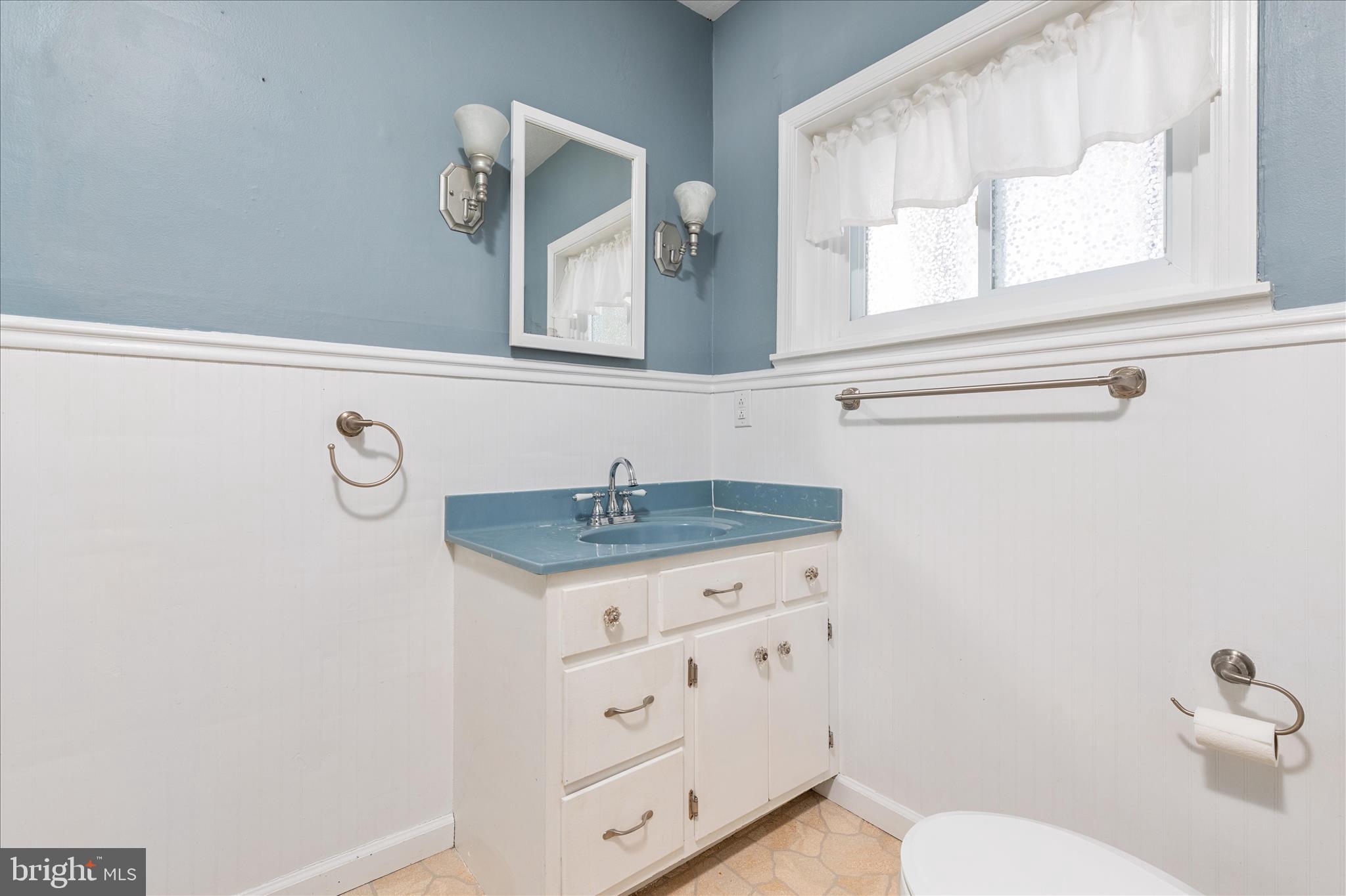 SANDY HOOK - Residential