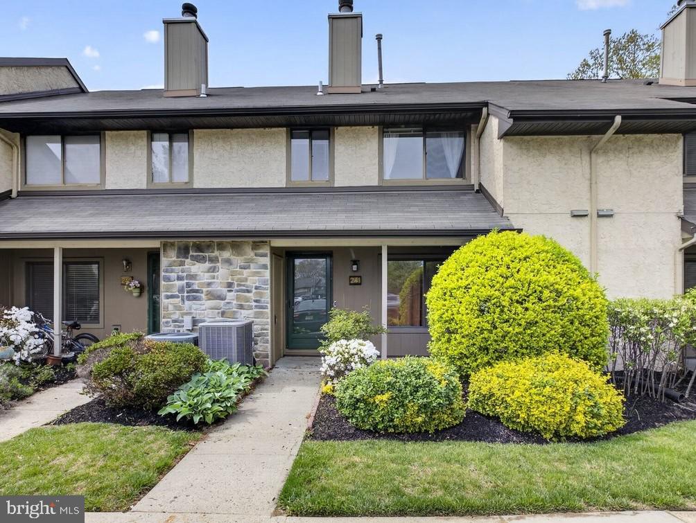 241 HAMPSHIRE DRIVE