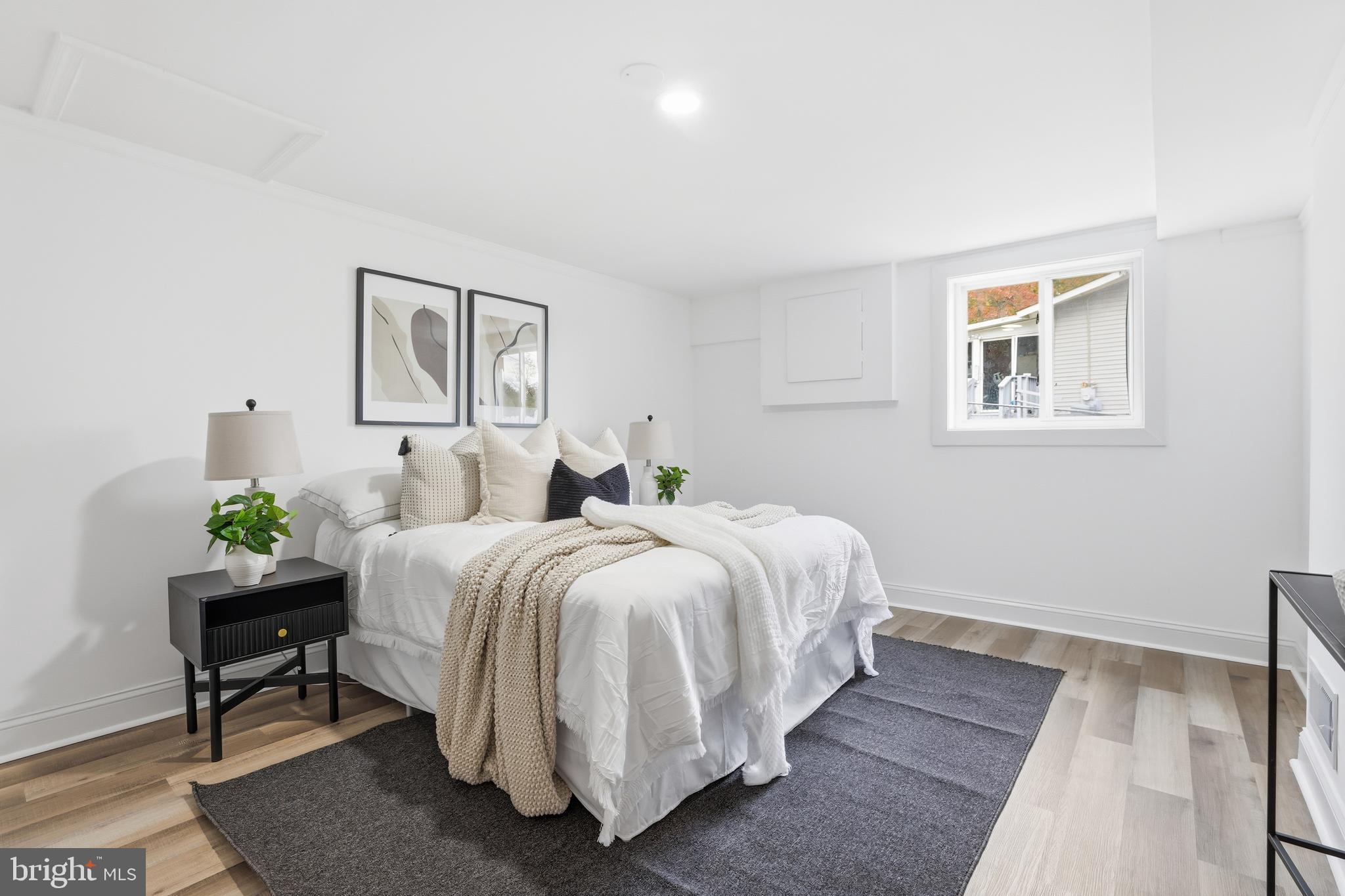 BEL PRE WOODS - Residential