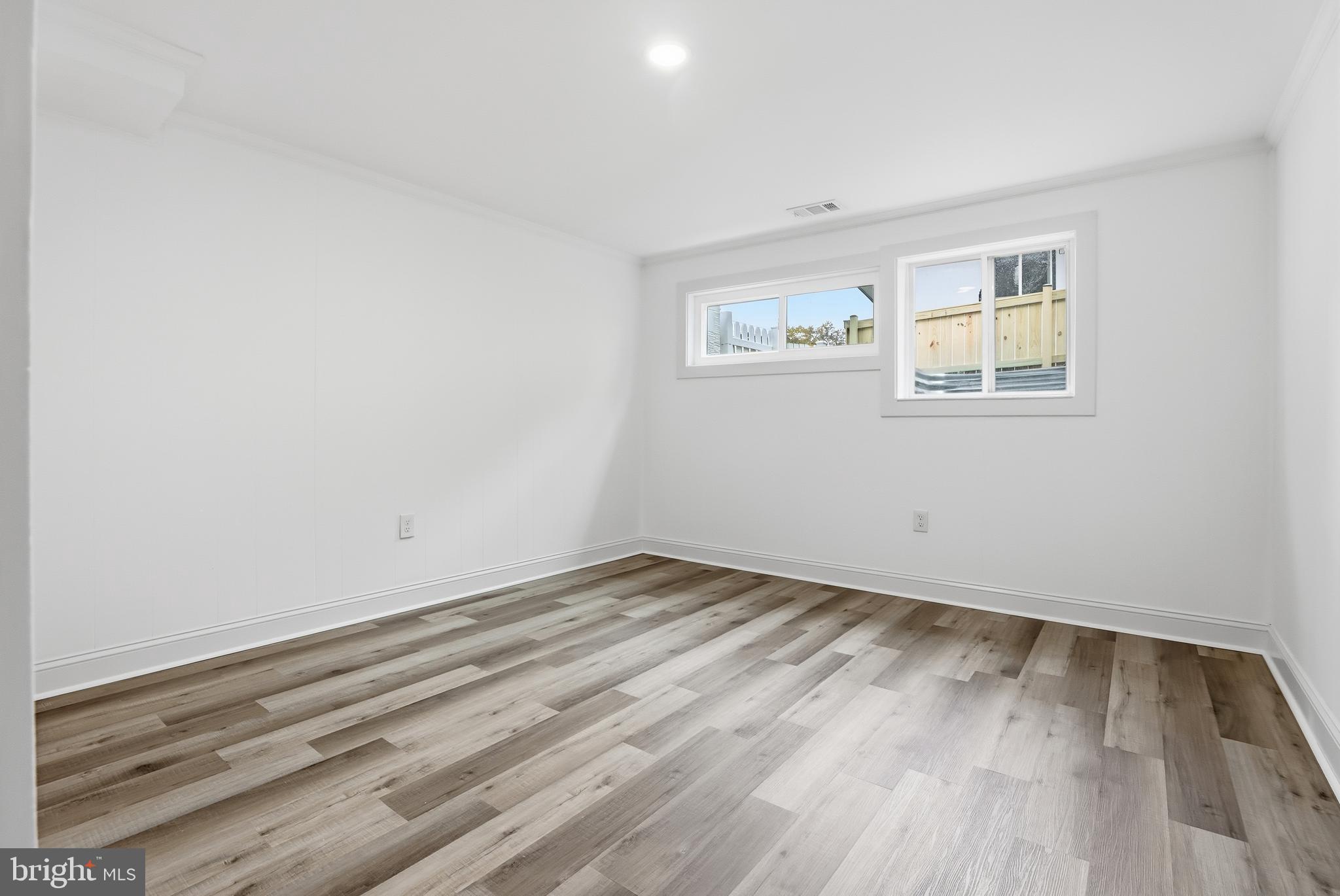 BEL PRE WOODS - Residential