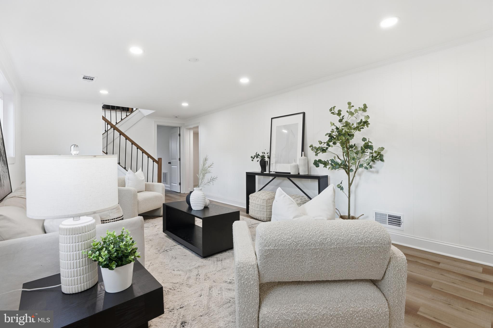 BEL PRE WOODS - Residential