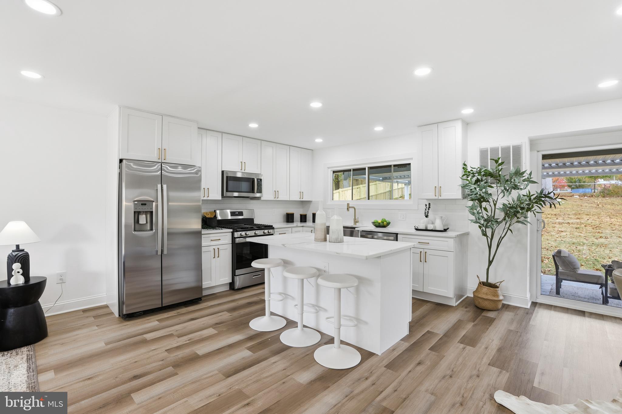 BEL PRE WOODS - Residential