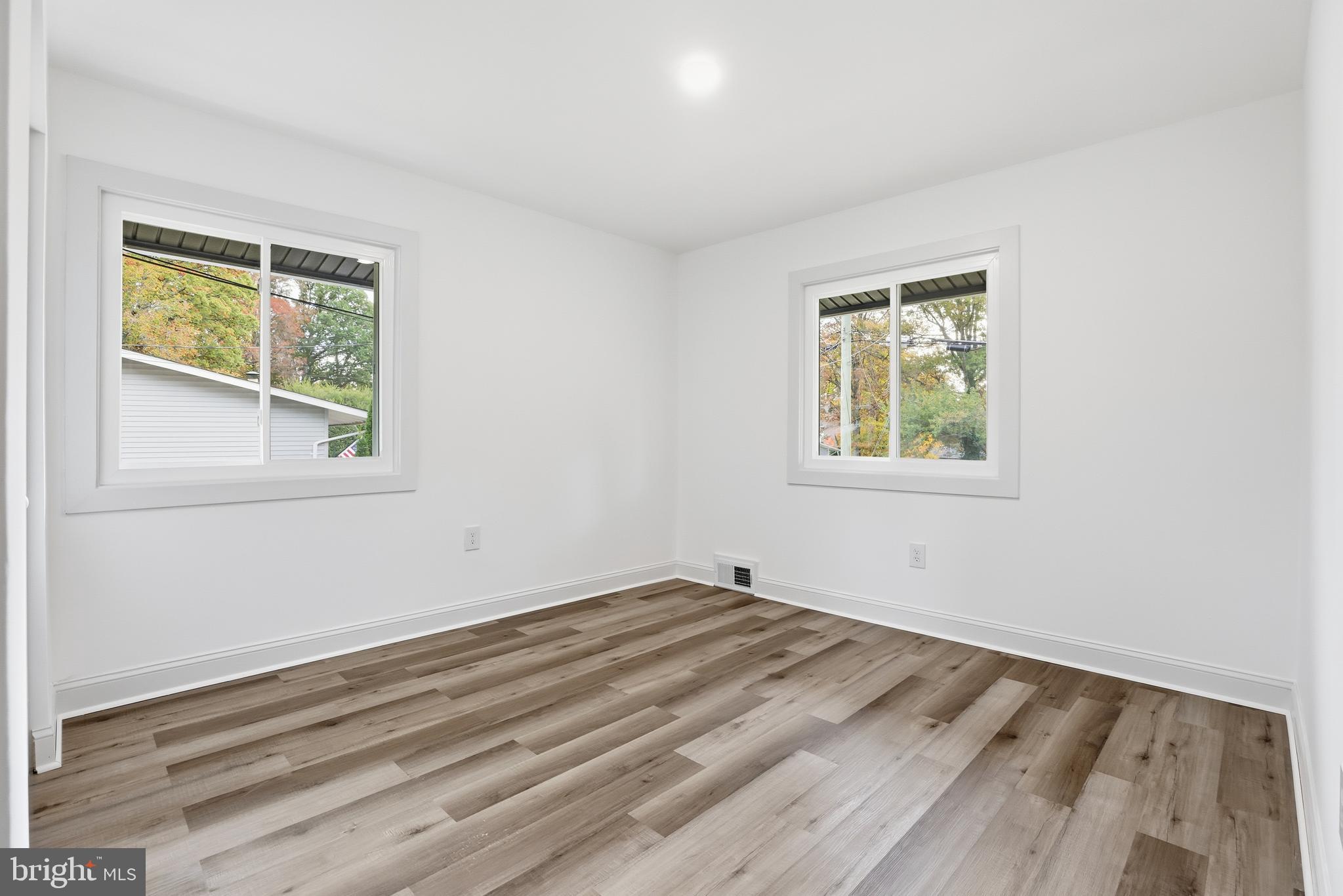 BEL PRE WOODS - Residential