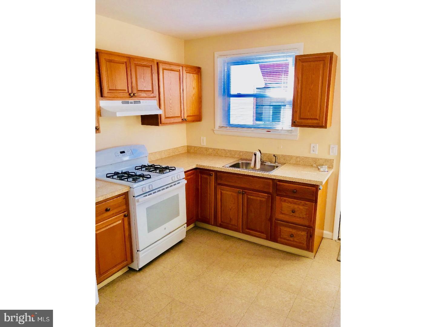 PORT RICHMOND - Residential Lease
