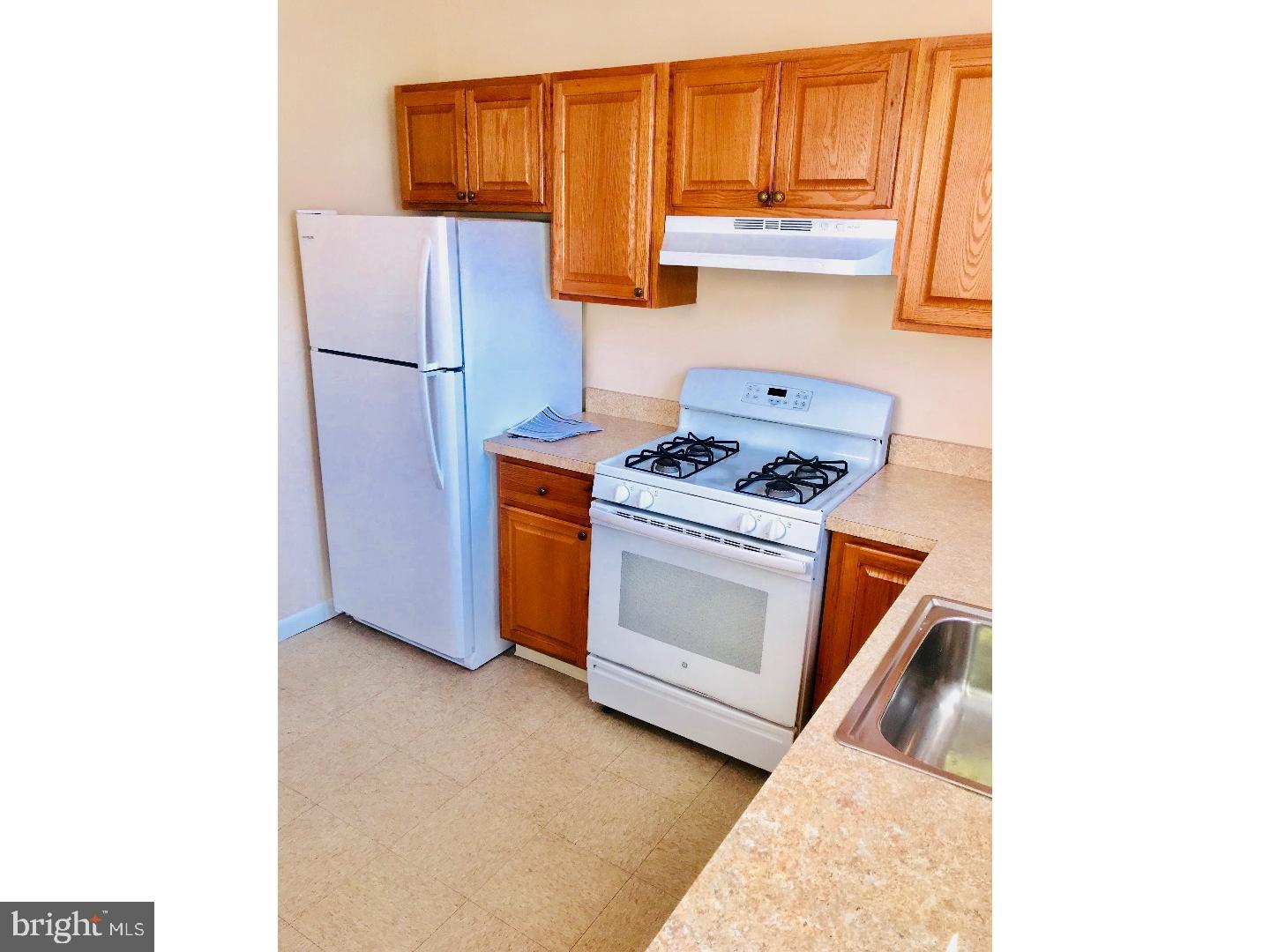 PORT RICHMOND - Residential Lease