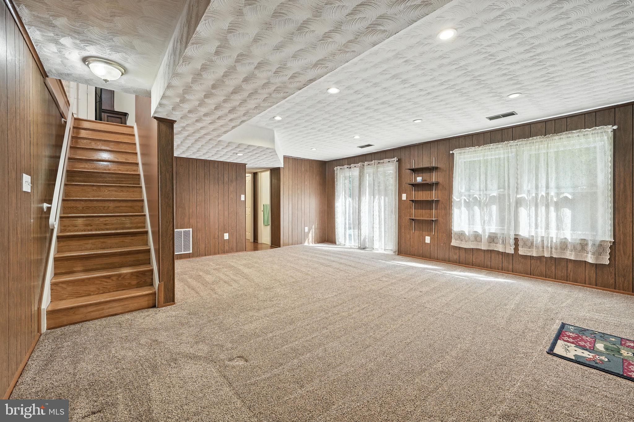 LAKE RIDGE - Residential