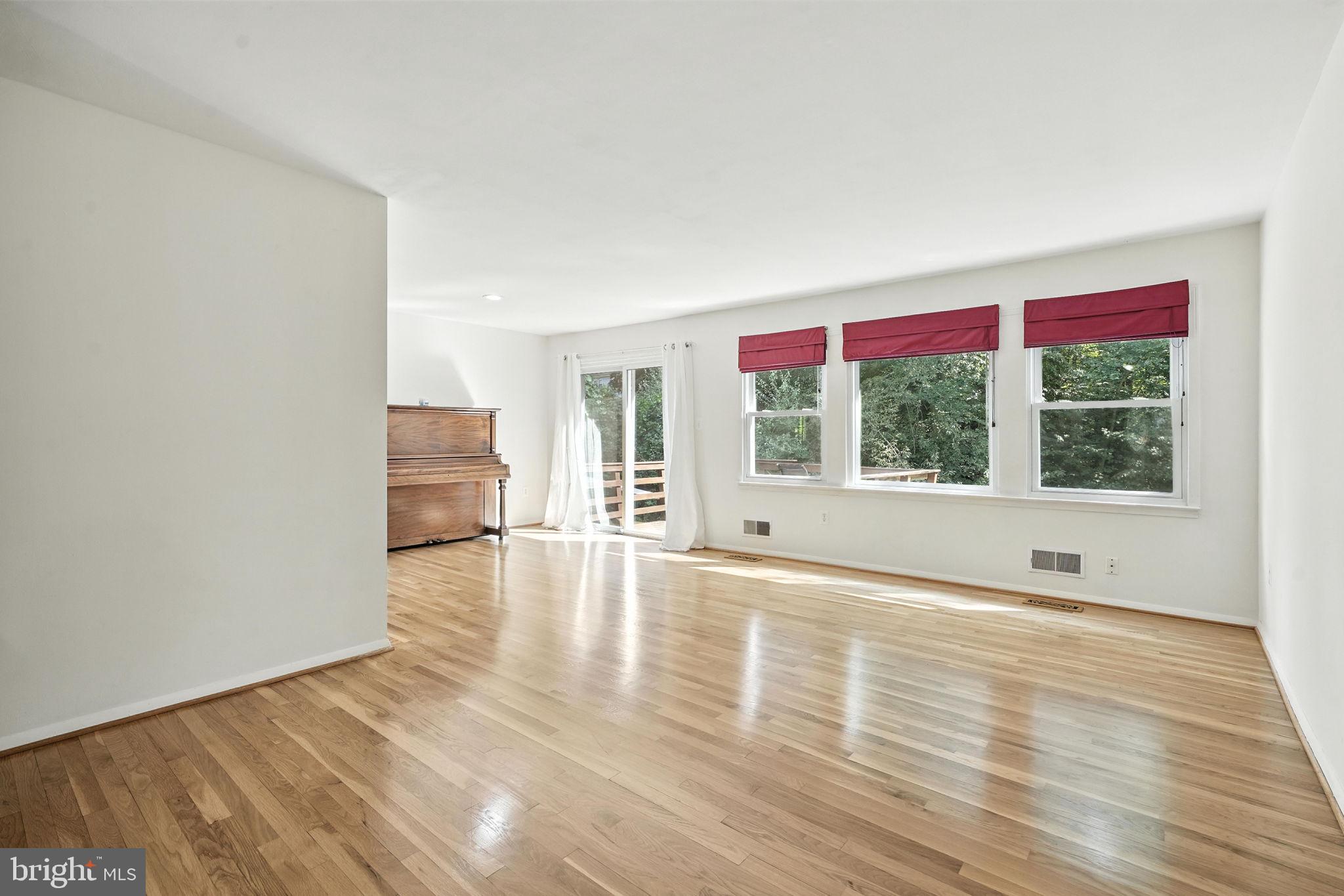 LAKE RIDGE - Residential