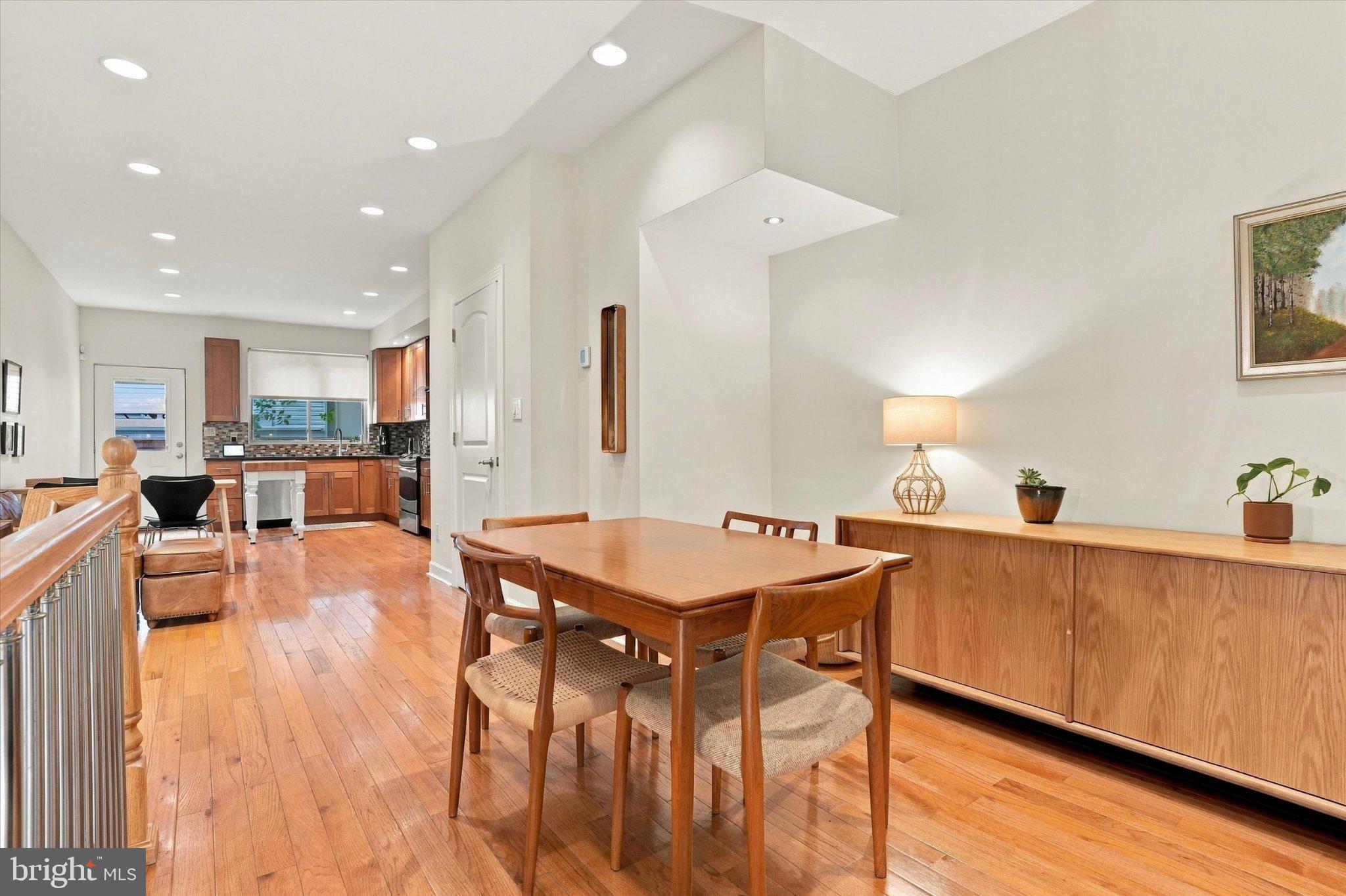 727 N UBER STREET