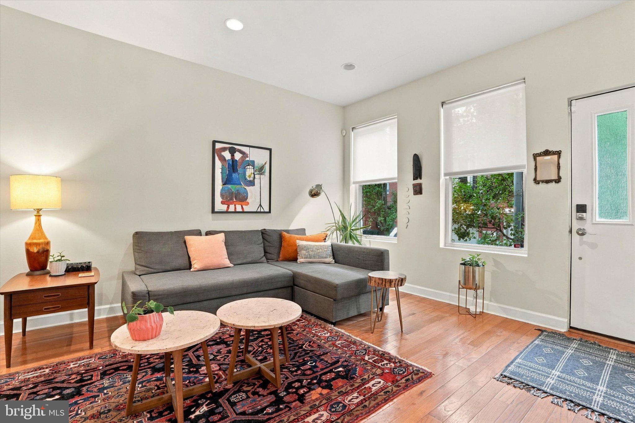 727 N UBER STREET