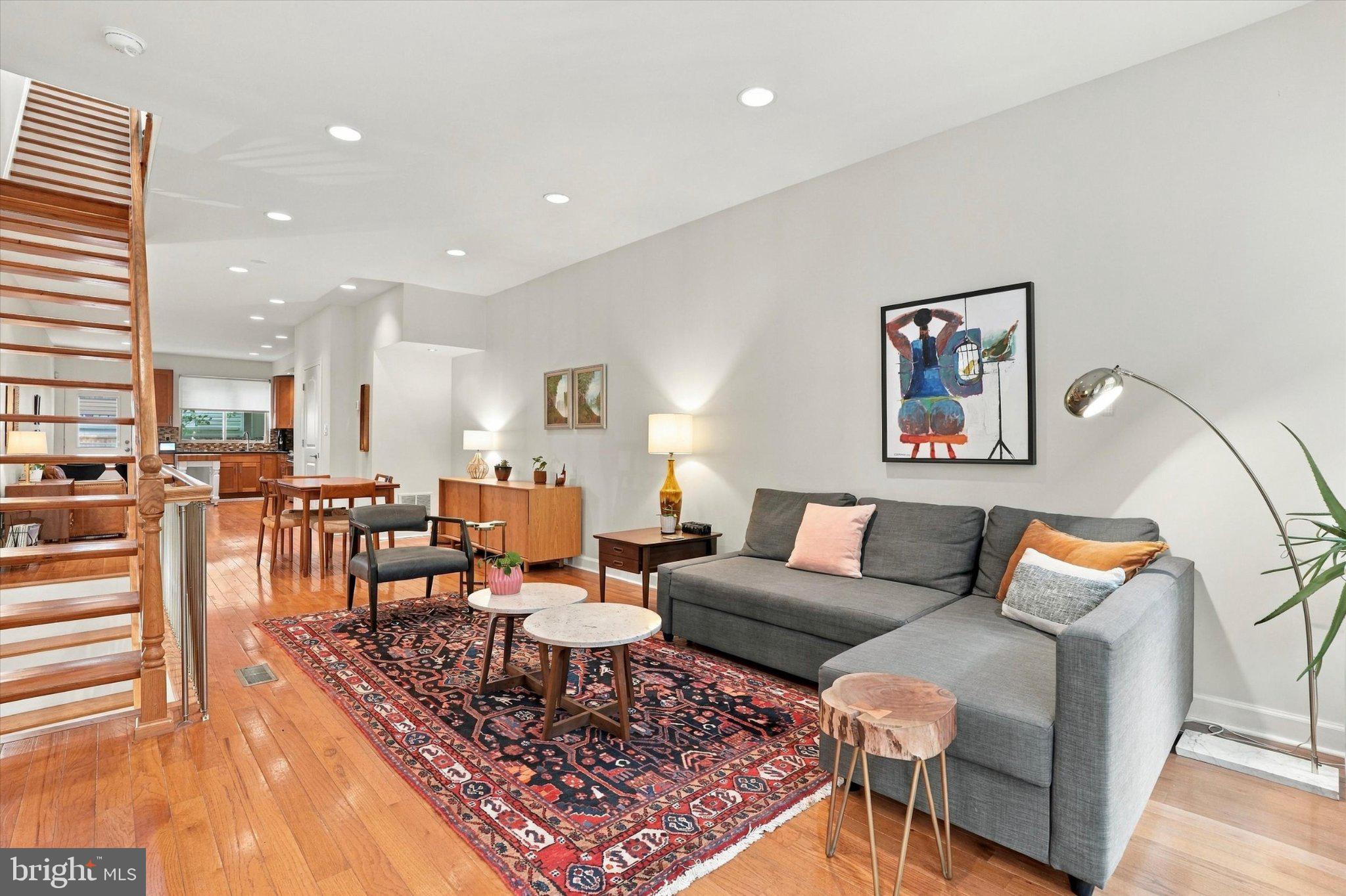727 N UBER STREET