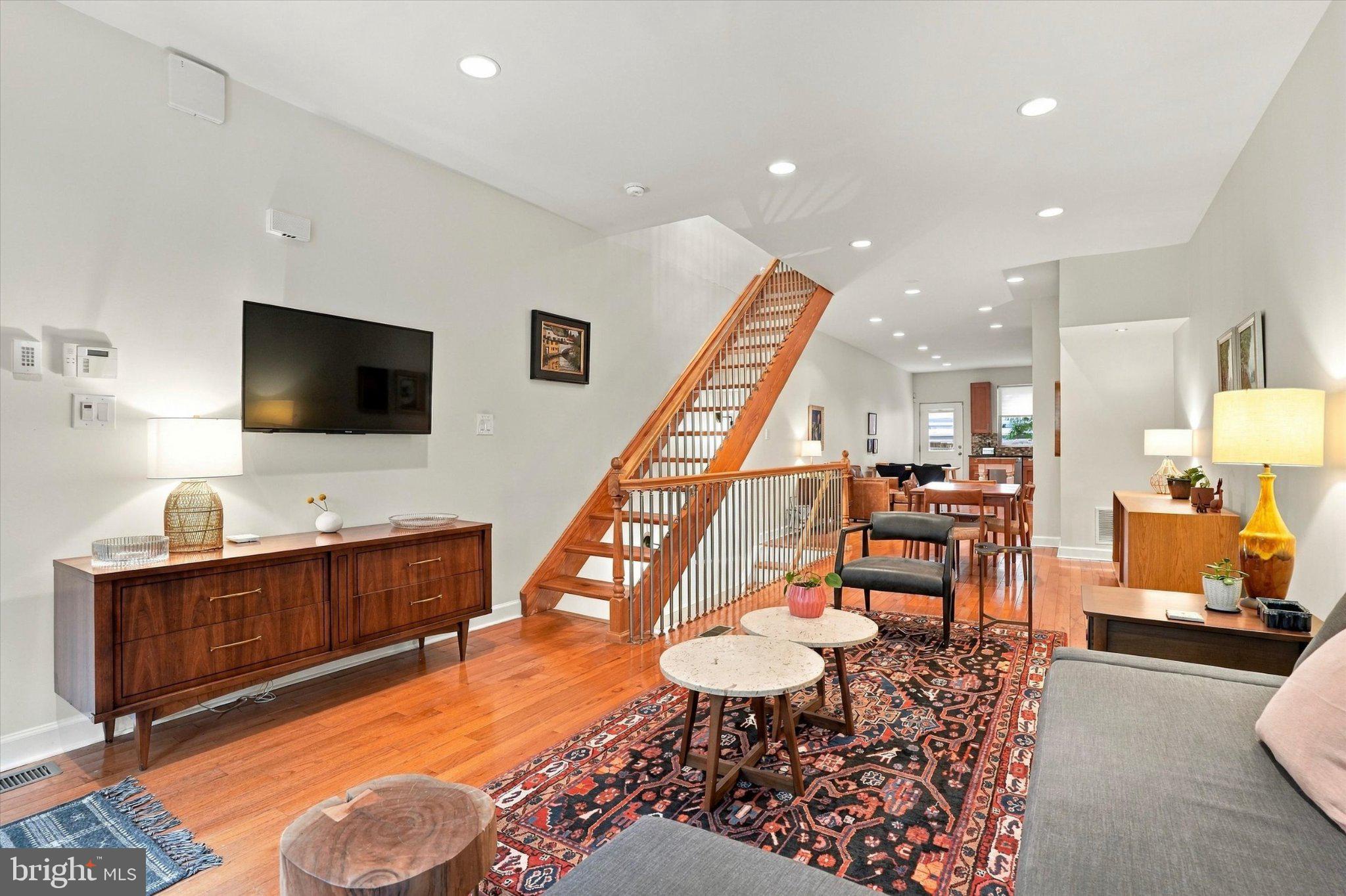 727 N UBER STREET
