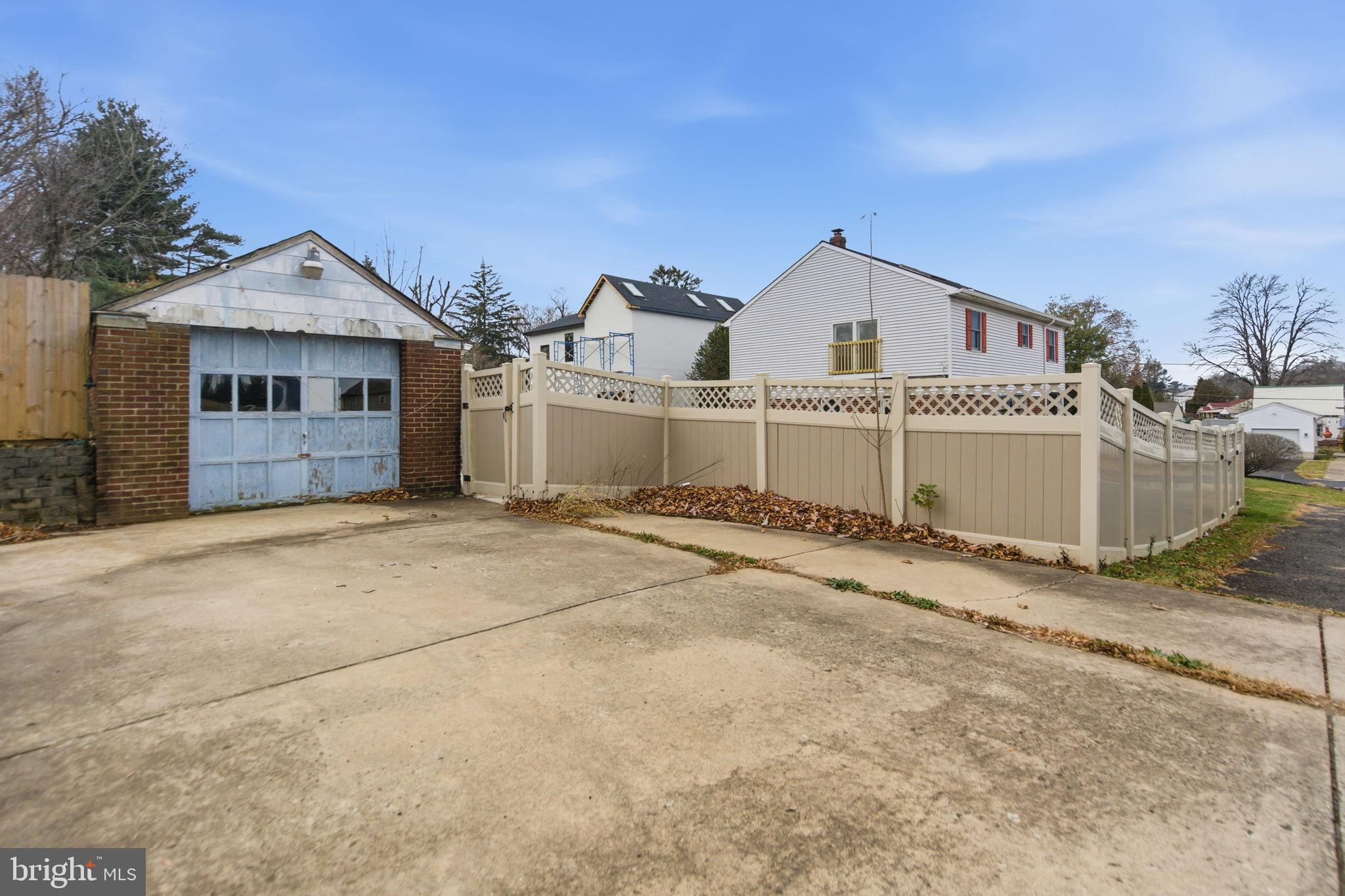 FEASTERVILLE - Residential