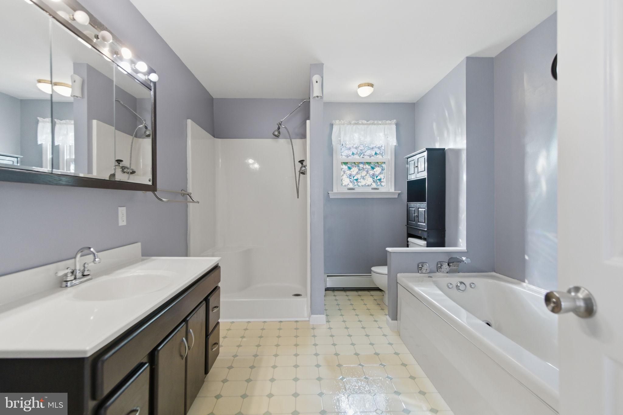 FEASTERVILLE - Residential