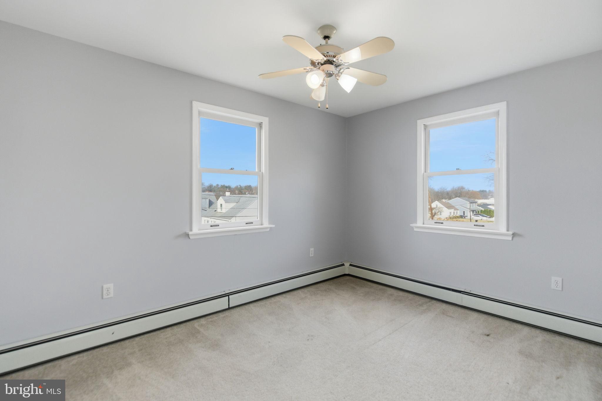 FEASTERVILLE - Residential