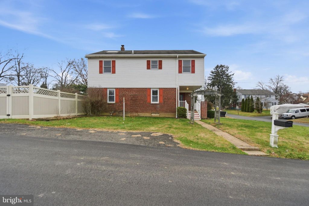 Photo of 423 Harding Ave, FEASTERVILLE TREVOSE, PA 19053 (MLS # PABU2110534)