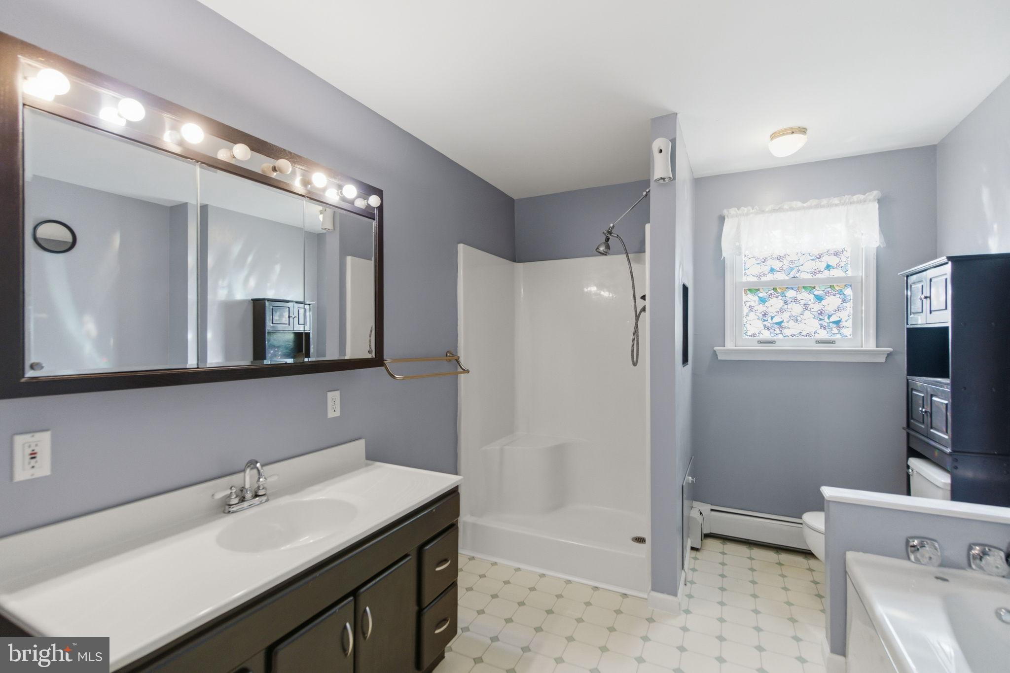 FEASTERVILLE - Residential