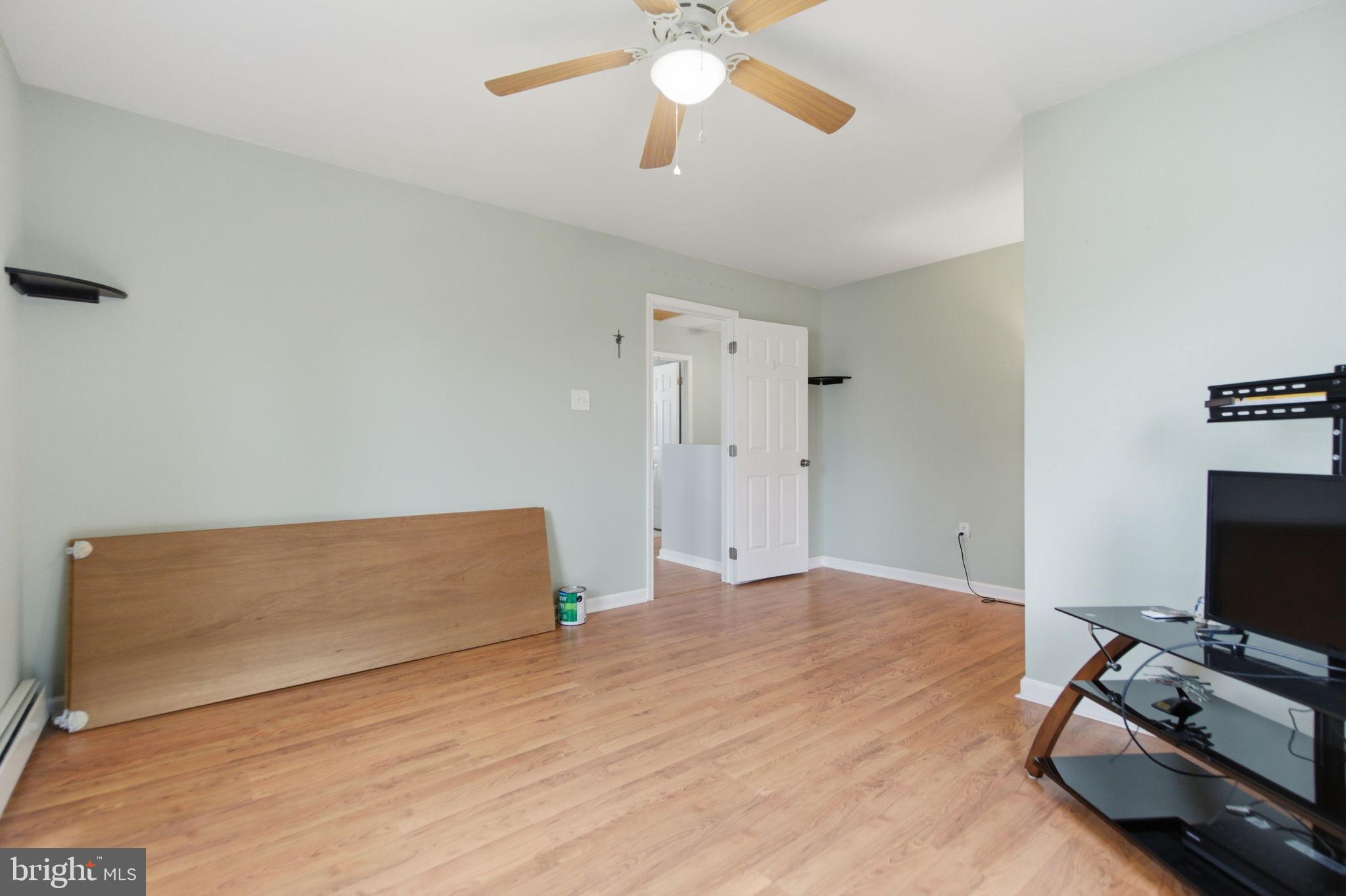 FEASTERVILLE - Residential