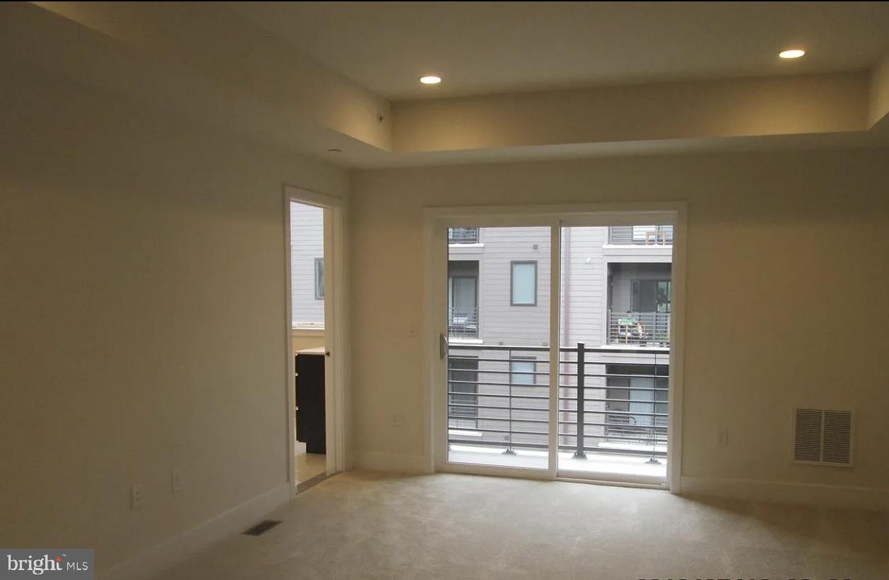 BROWNSTONES AT VF - Residential Lease