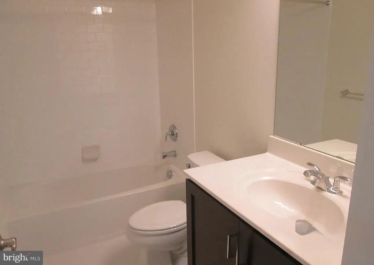 BROWNSTONES AT VF - Residential Lease