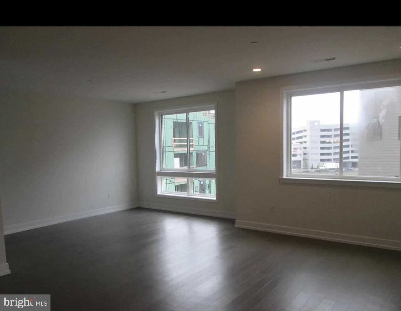 BROWNSTONES AT VF - Residential Lease