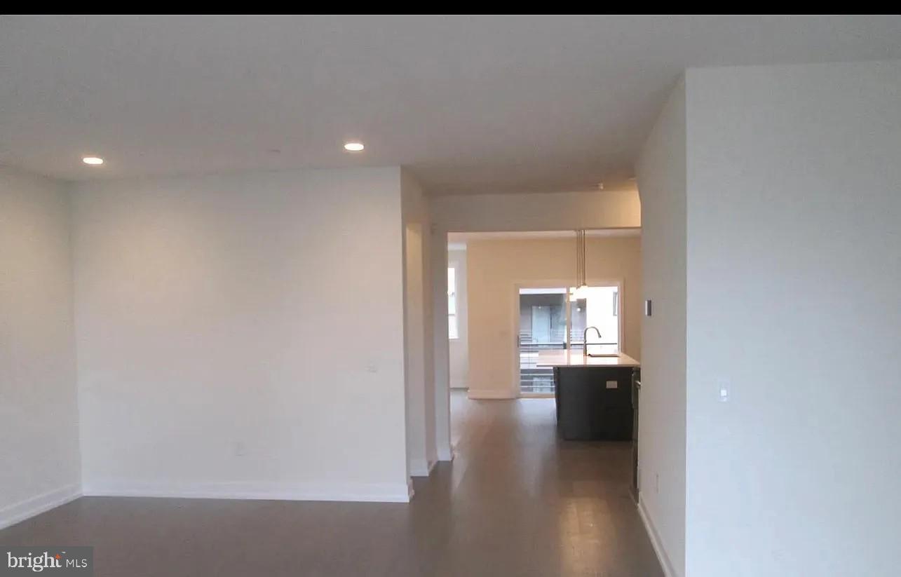 BROWNSTONES AT VF - Residential Lease