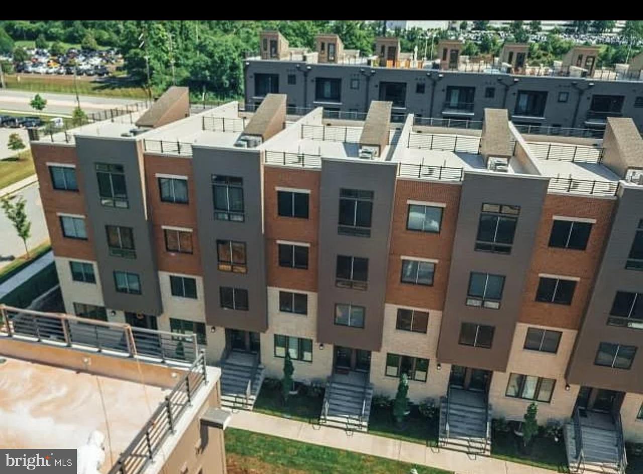 BROWNSTONES AT VF - Residential Lease