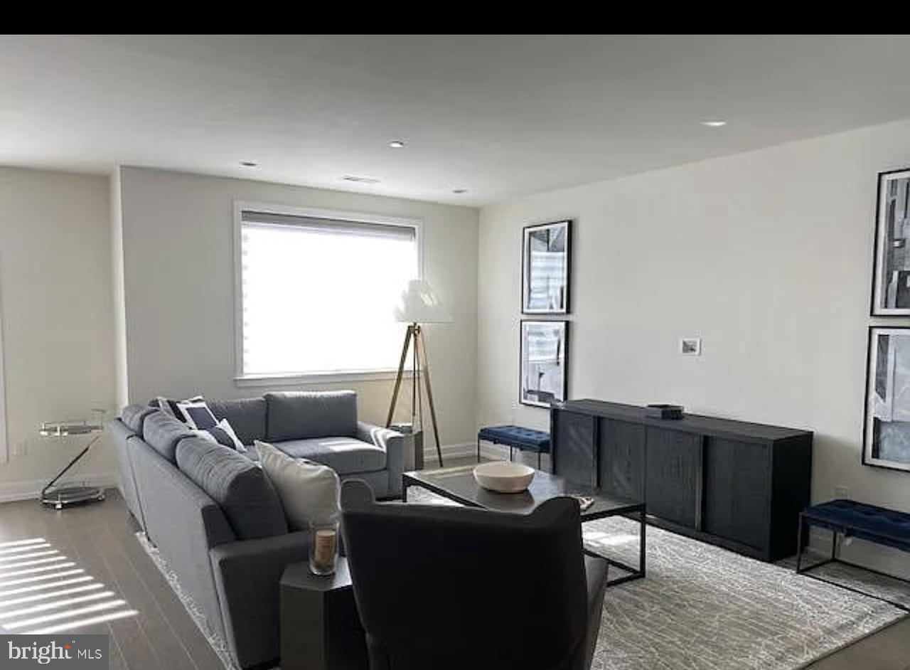 BROWNSTONES AT VF - Residential Lease