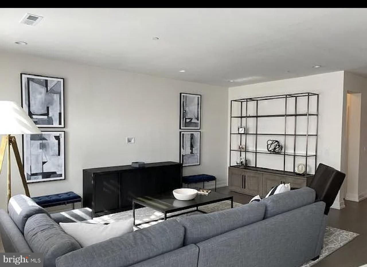 BROWNSTONES AT VF - Residential Lease