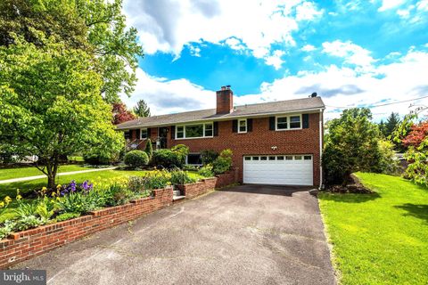 Photo of 8906 Dogue Drive, ALEXANDRIA, VA 22309 (MLS # VAFX2310670)