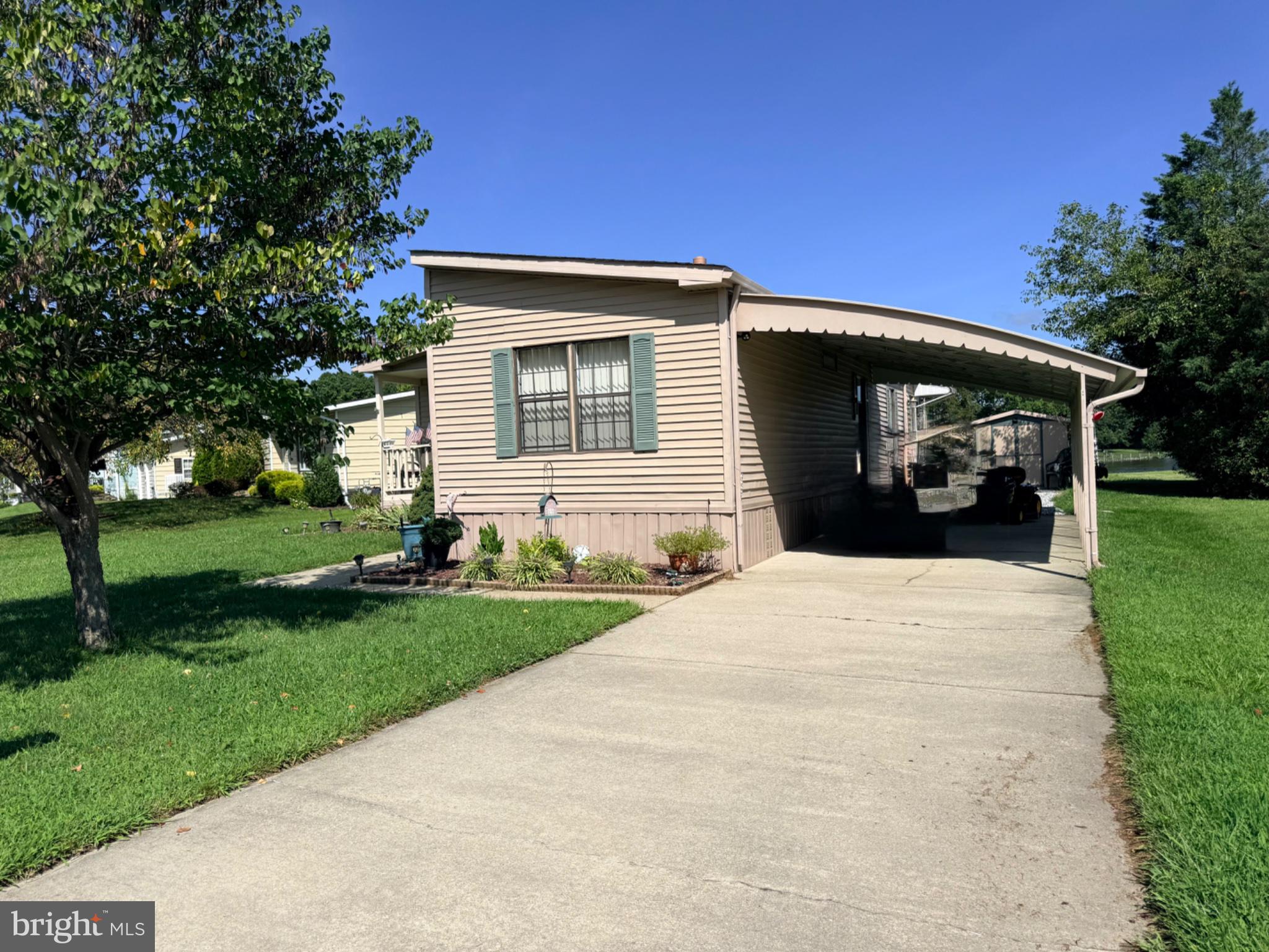 292 MAYFLOWER DRIVE