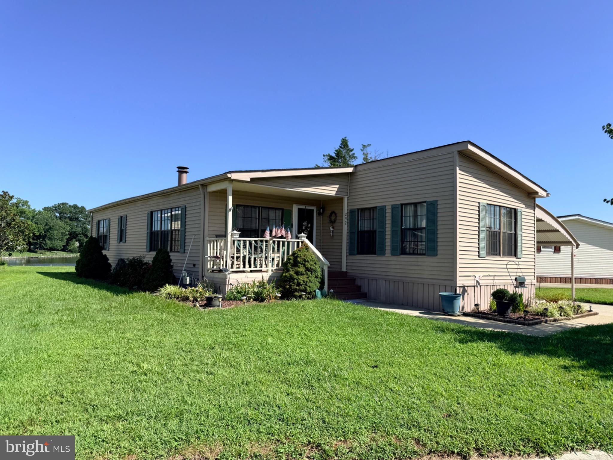 292 MAYFLOWER DRIVE