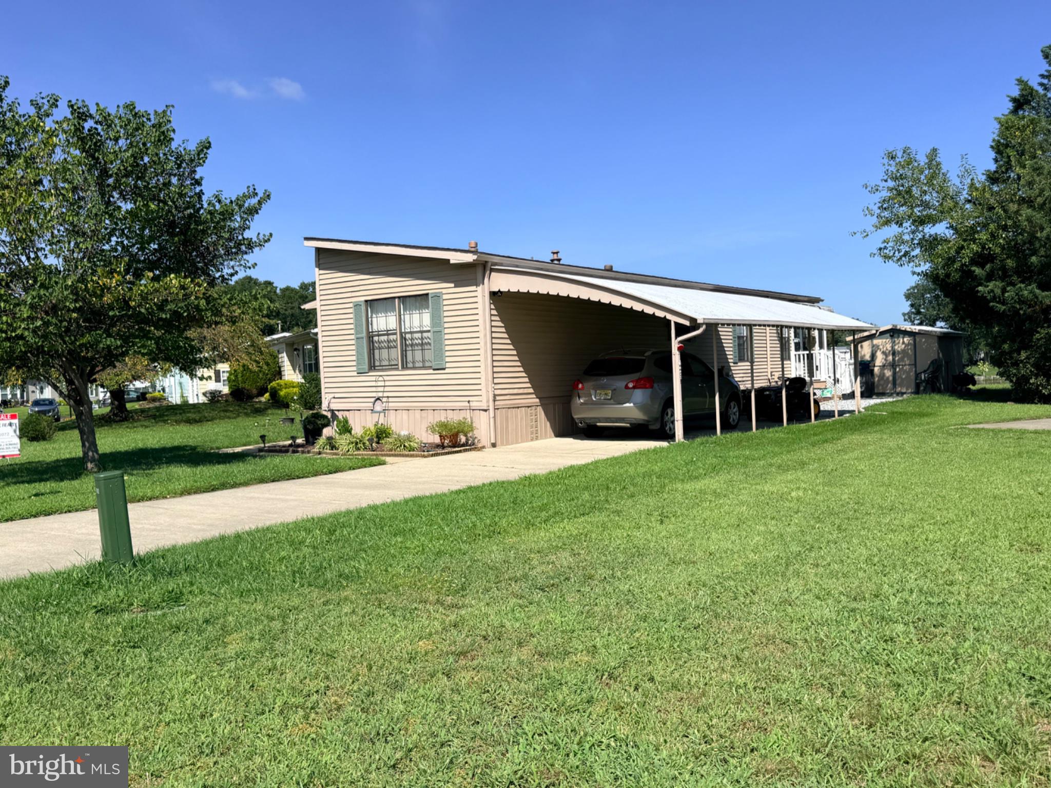 292 MAYFLOWER DRIVE