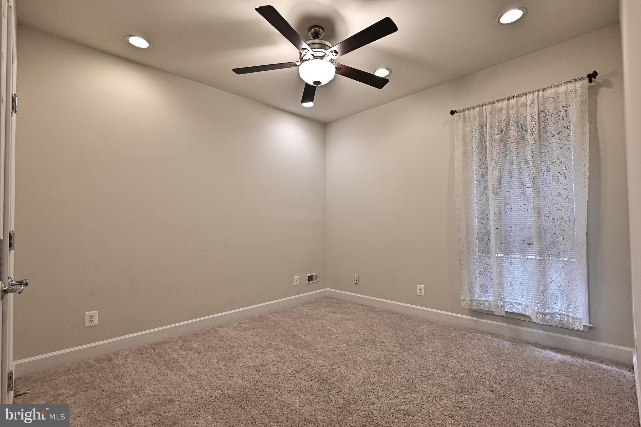 SPRING HILL - Residential Lease