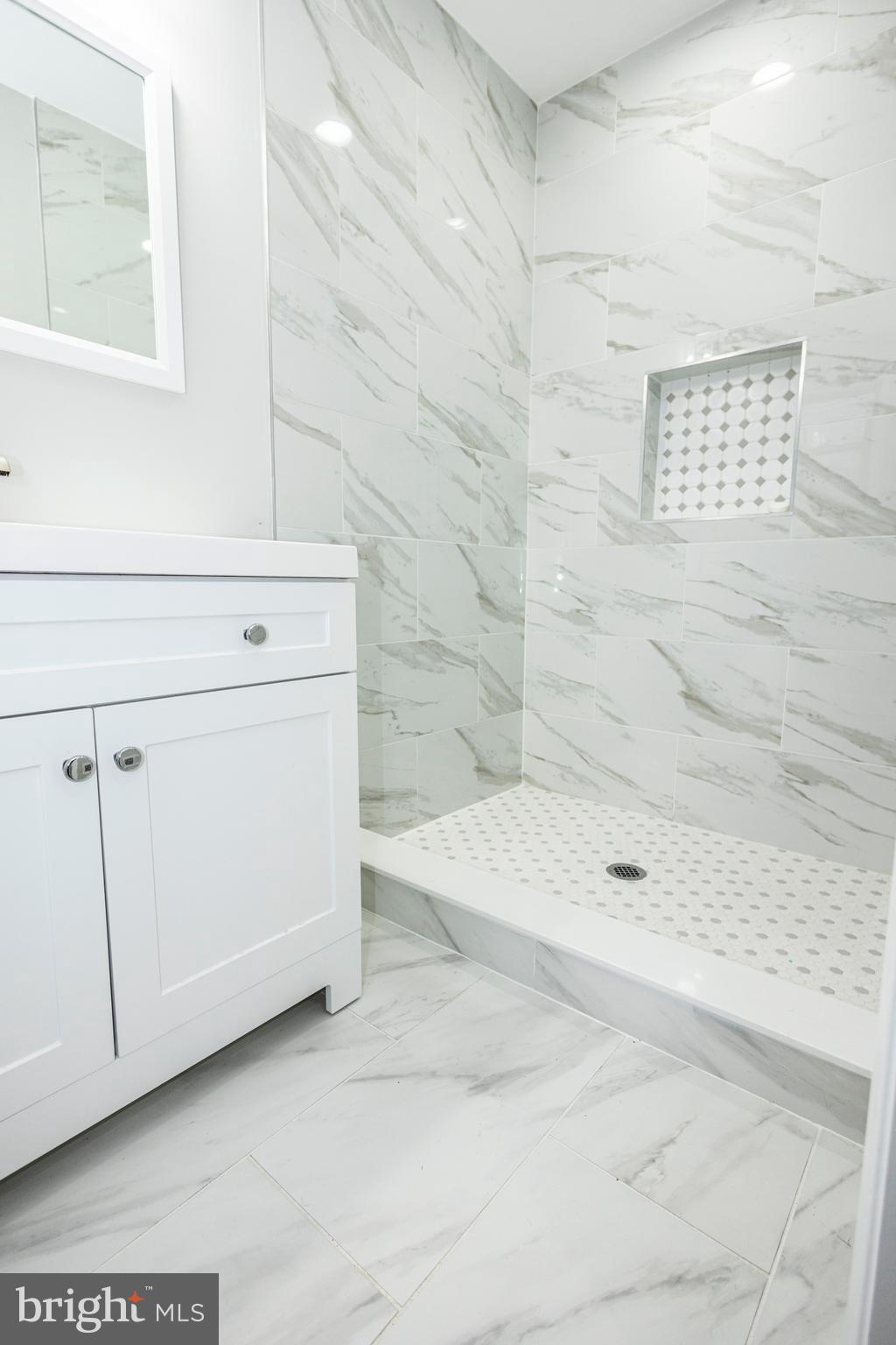 LAUREL - Residential