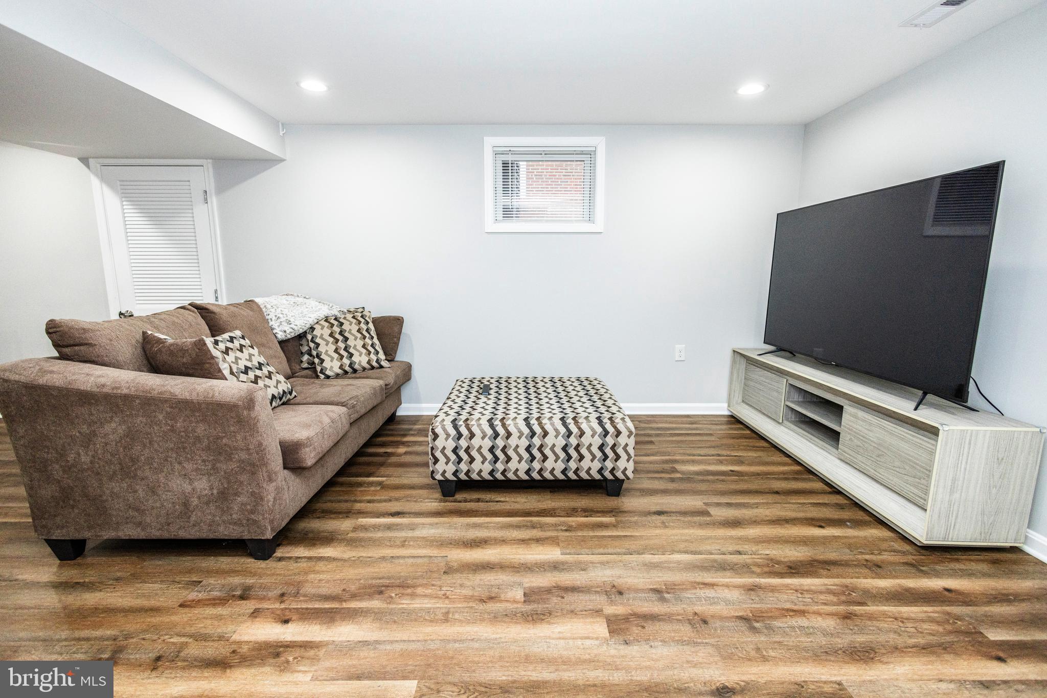 LAUREL - Residential