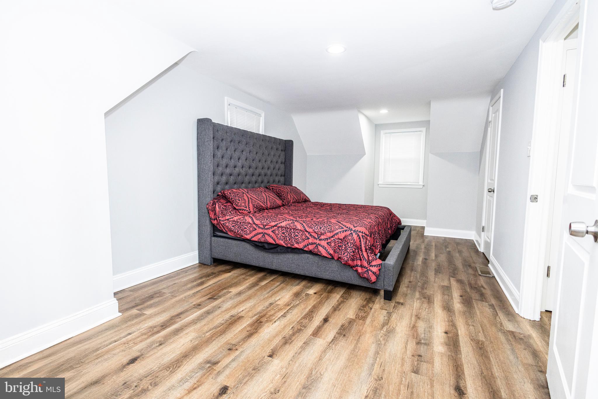 LAUREL - Residential