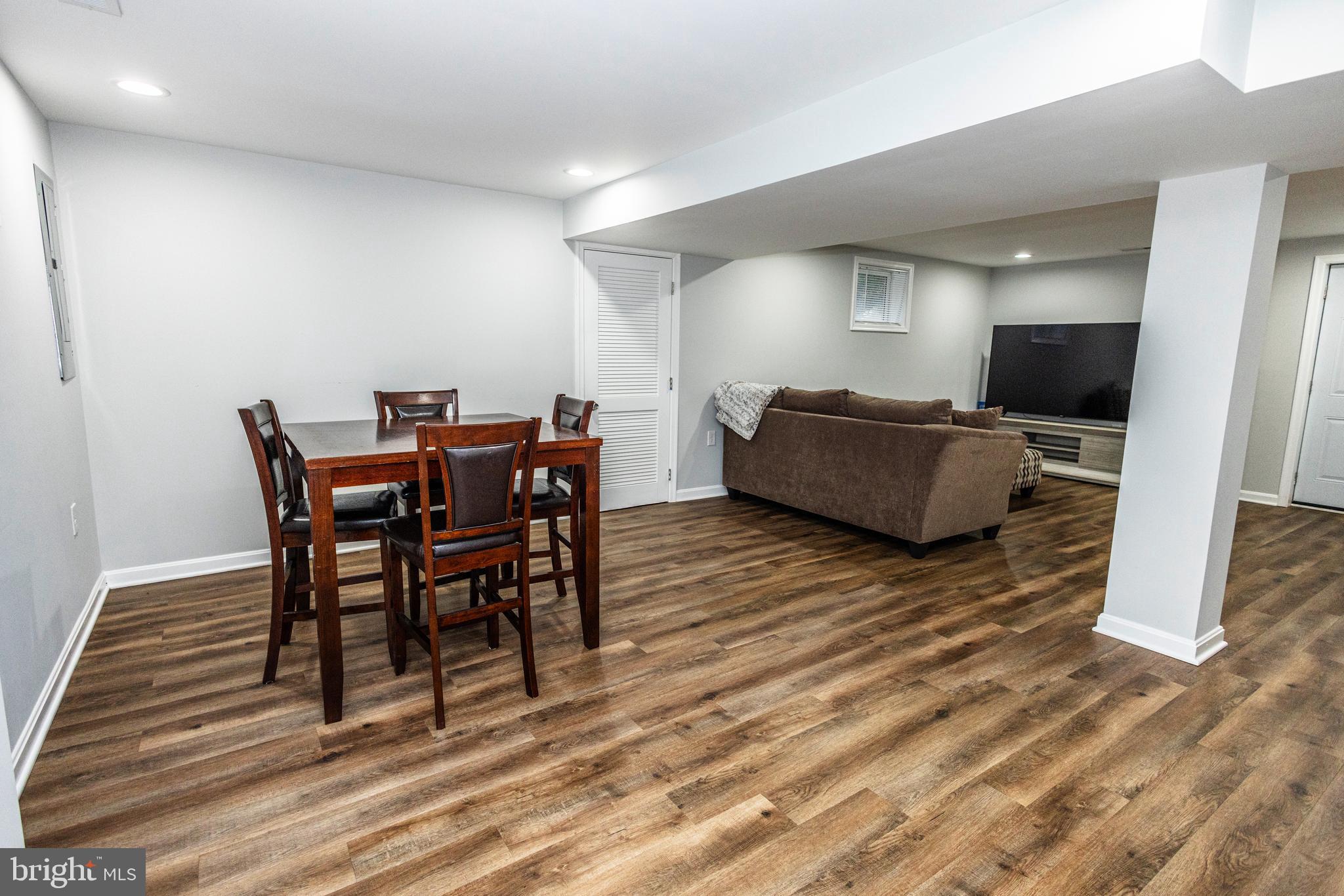 LAUREL - Residential