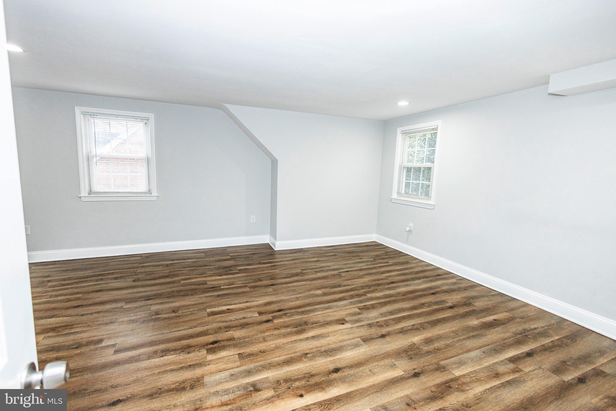 LAUREL - Residential