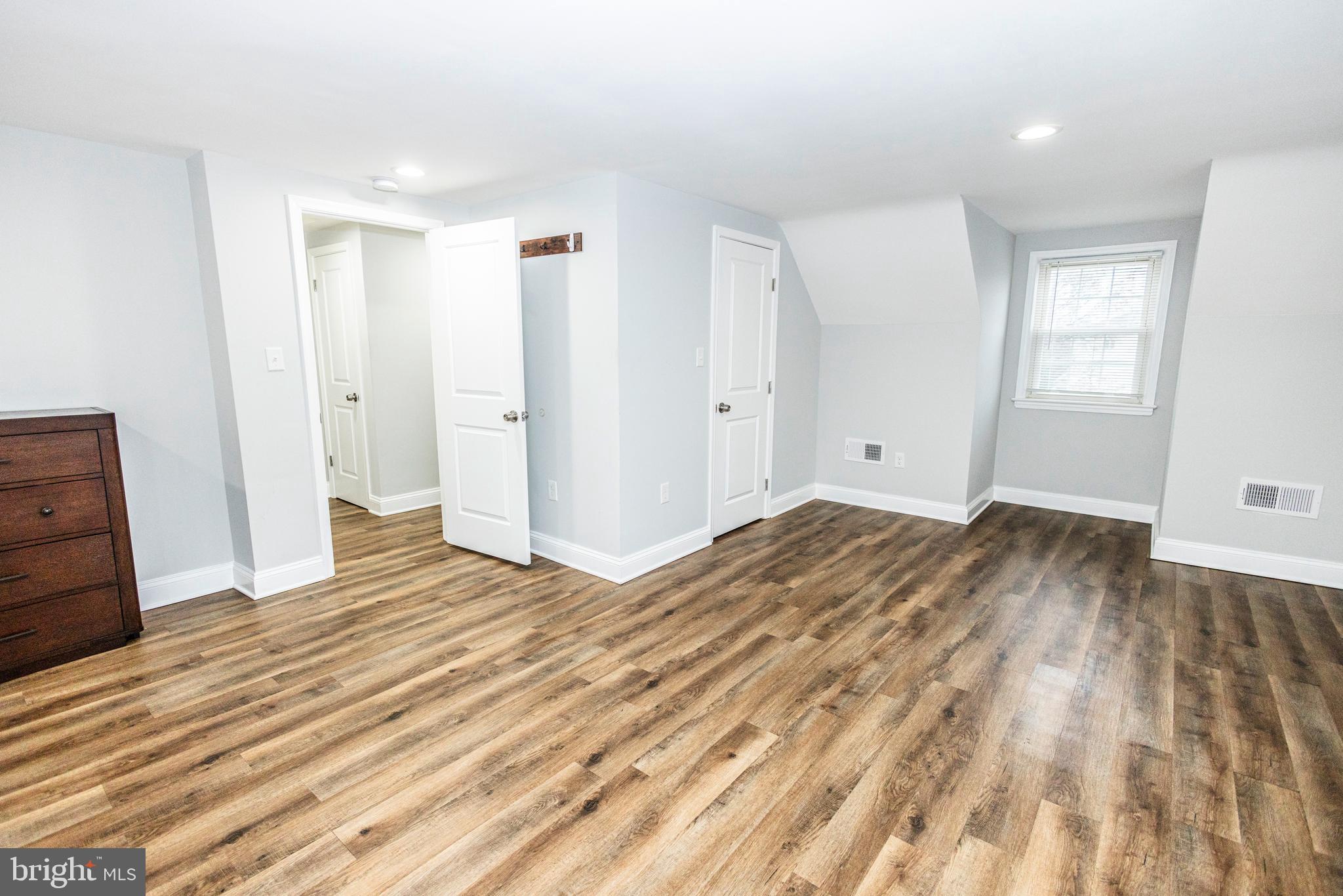 LAUREL - Residential