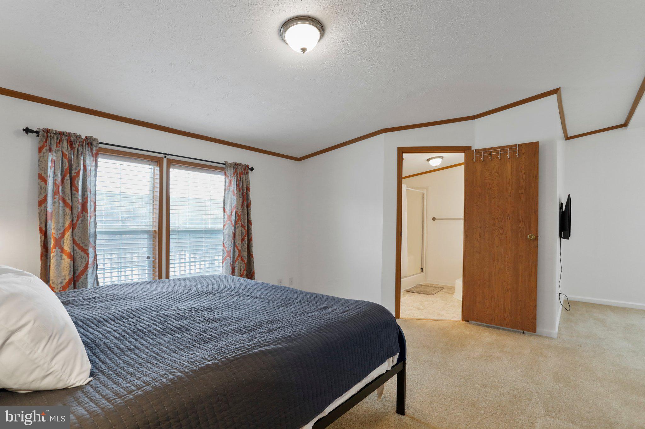 HAMPSHIRE COUNTY - Residential