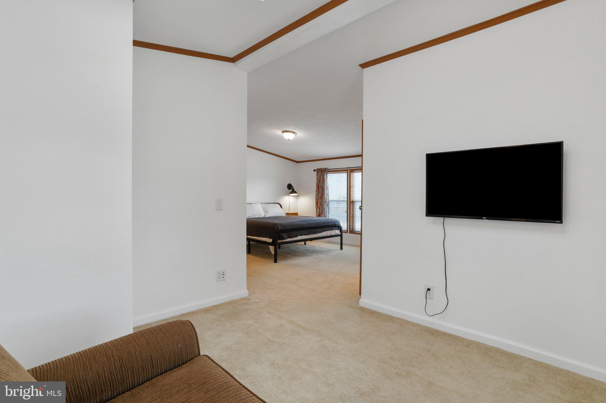 HAMPSHIRE COUNTY - Residential