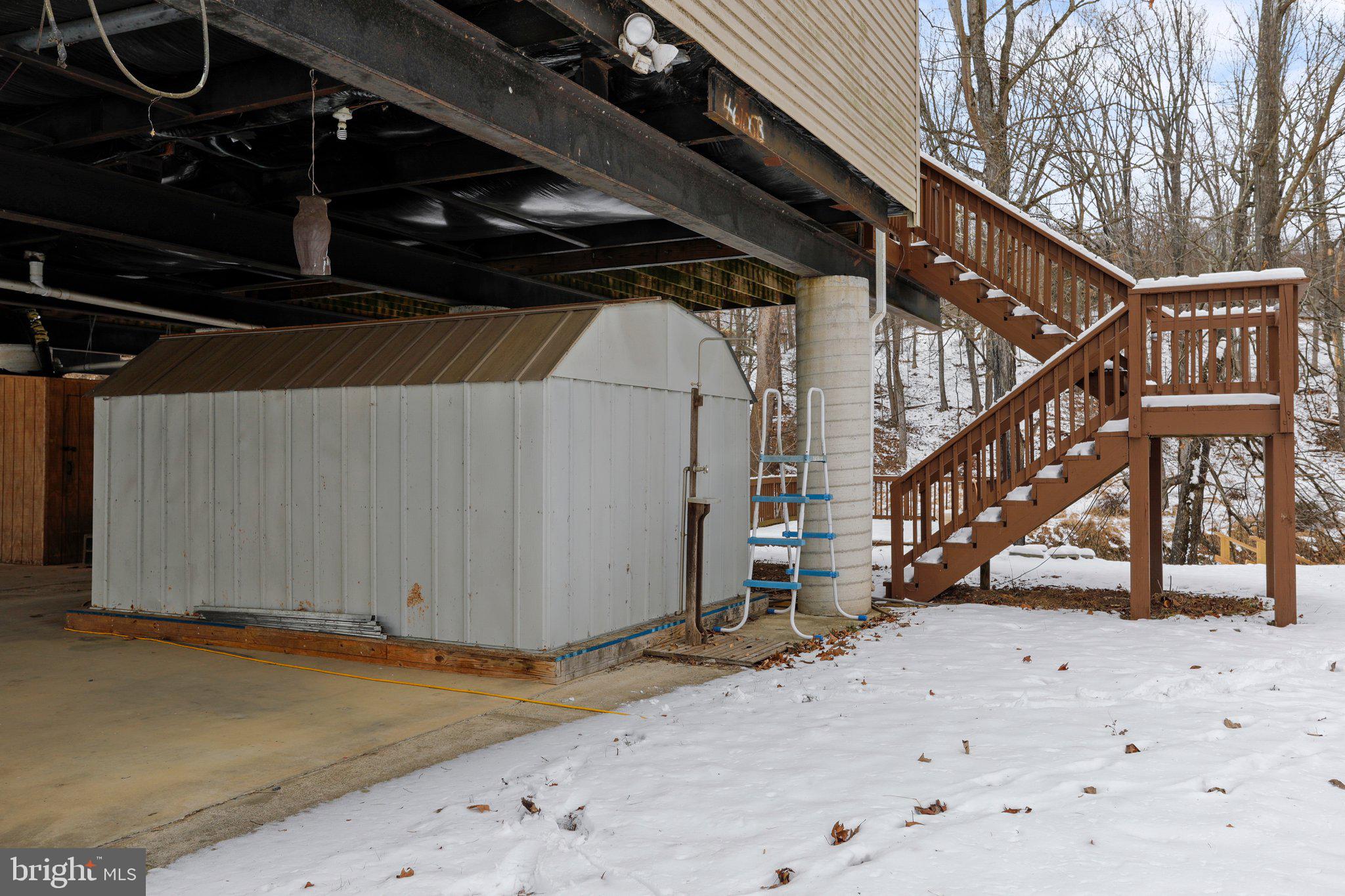 HAMPSHIRE COUNTY - Residential