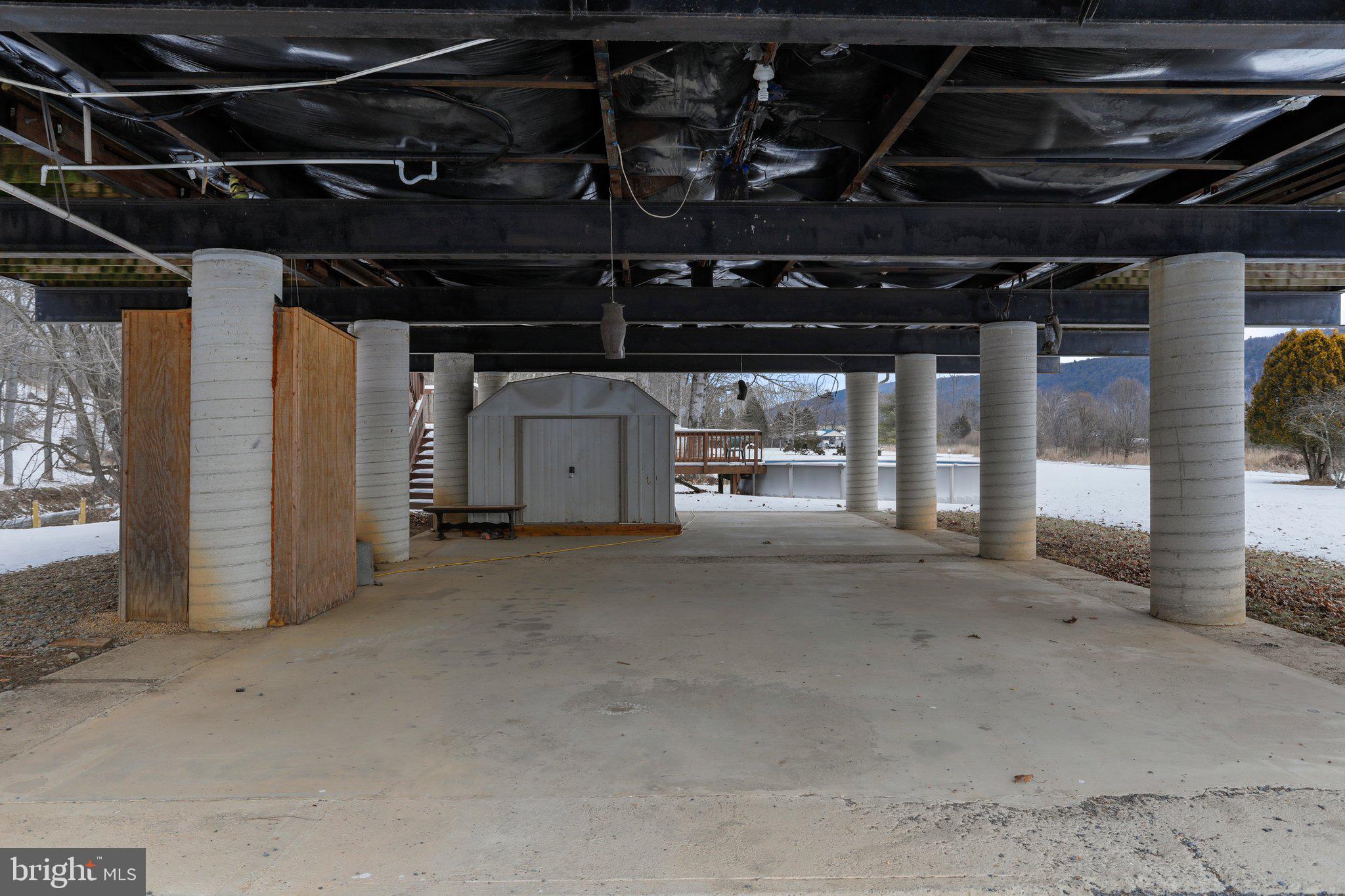 HAMPSHIRE COUNTY - Residential