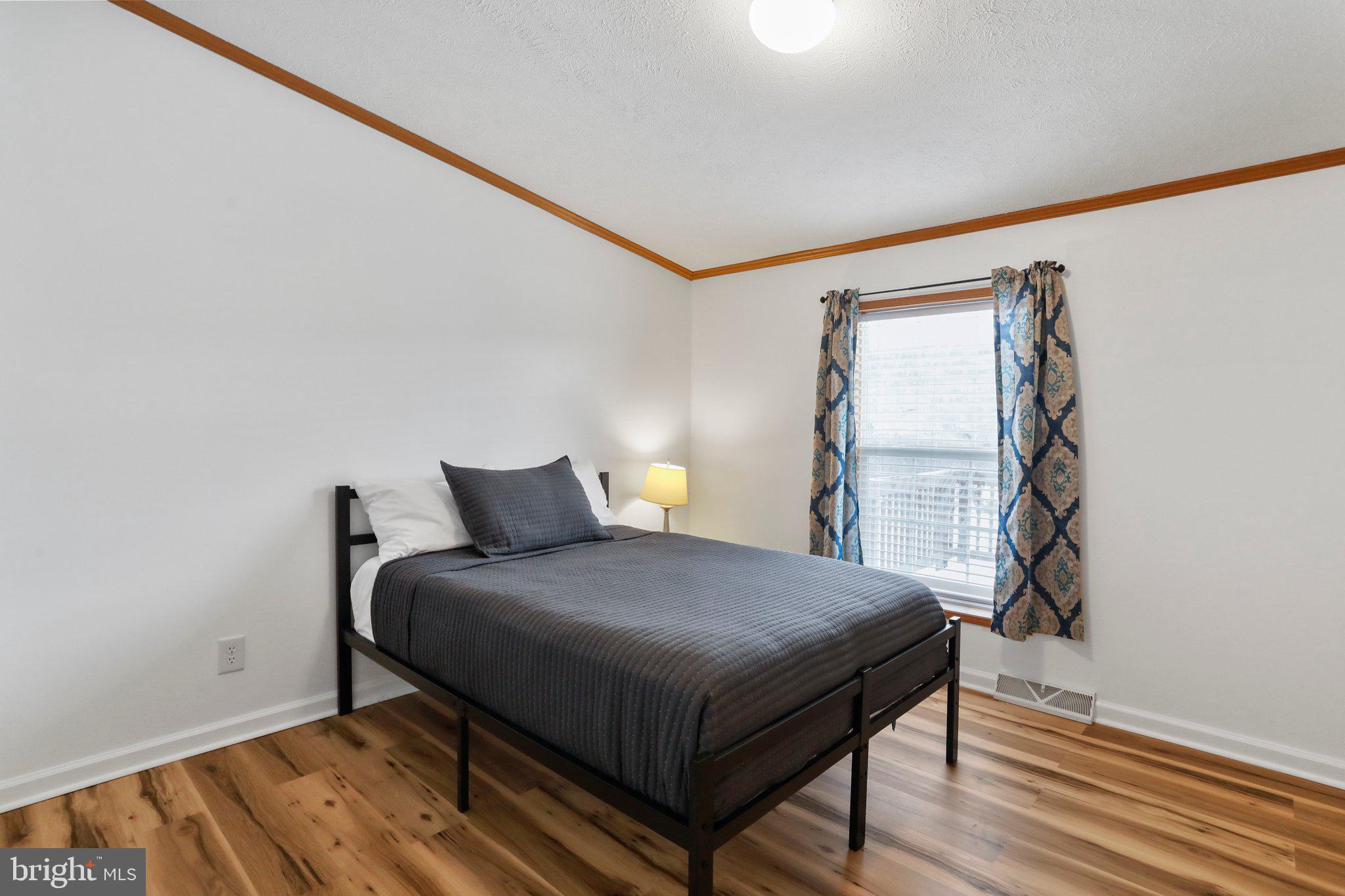 HAMPSHIRE COUNTY - Residential