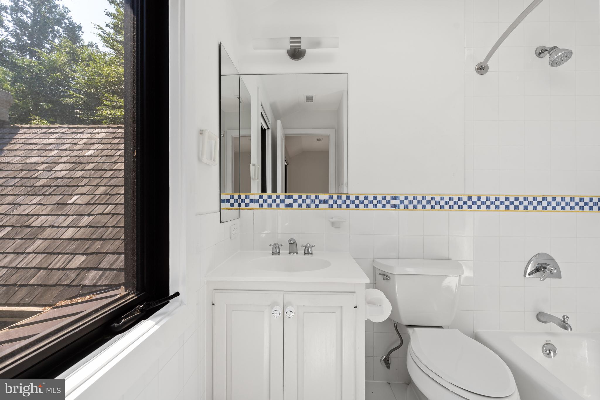 BRADLEY HILLS GROVE - Residential