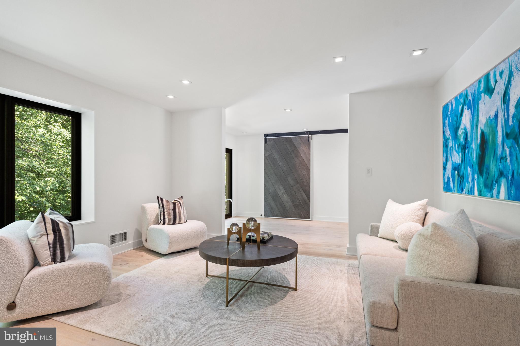 BRADLEY HILLS GROVE - Residential