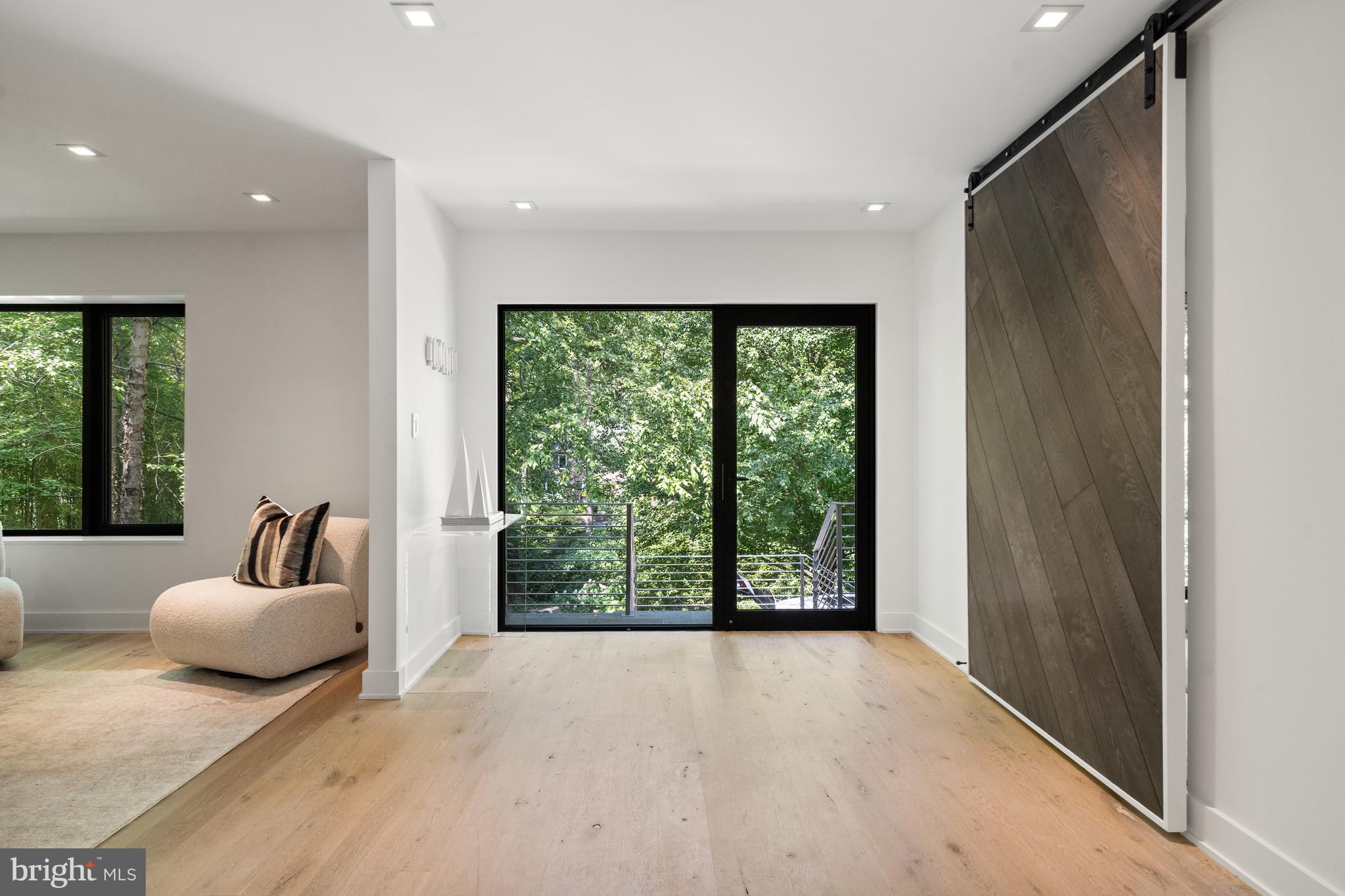 BRADLEY HILLS GROVE - Residential